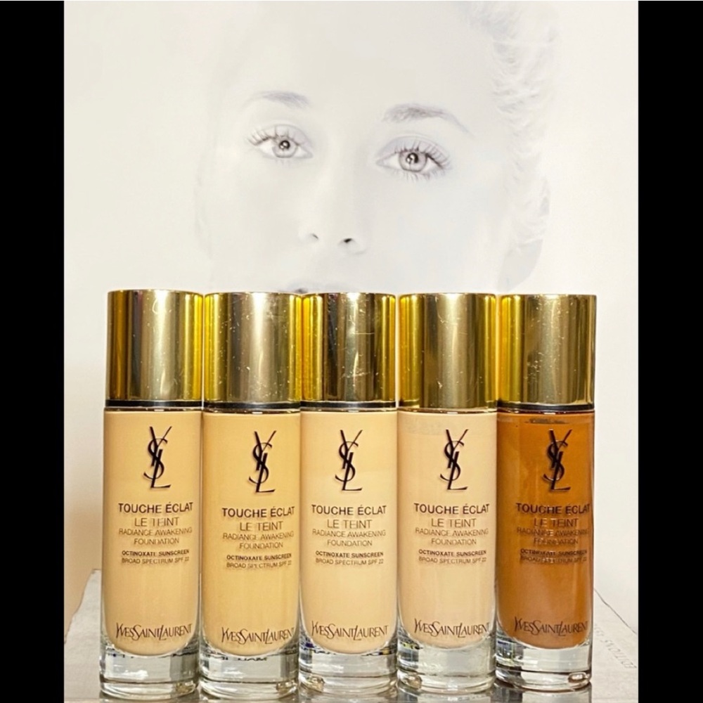 💯YSL Touche Eclat Radiance Awakening Foundation🎁